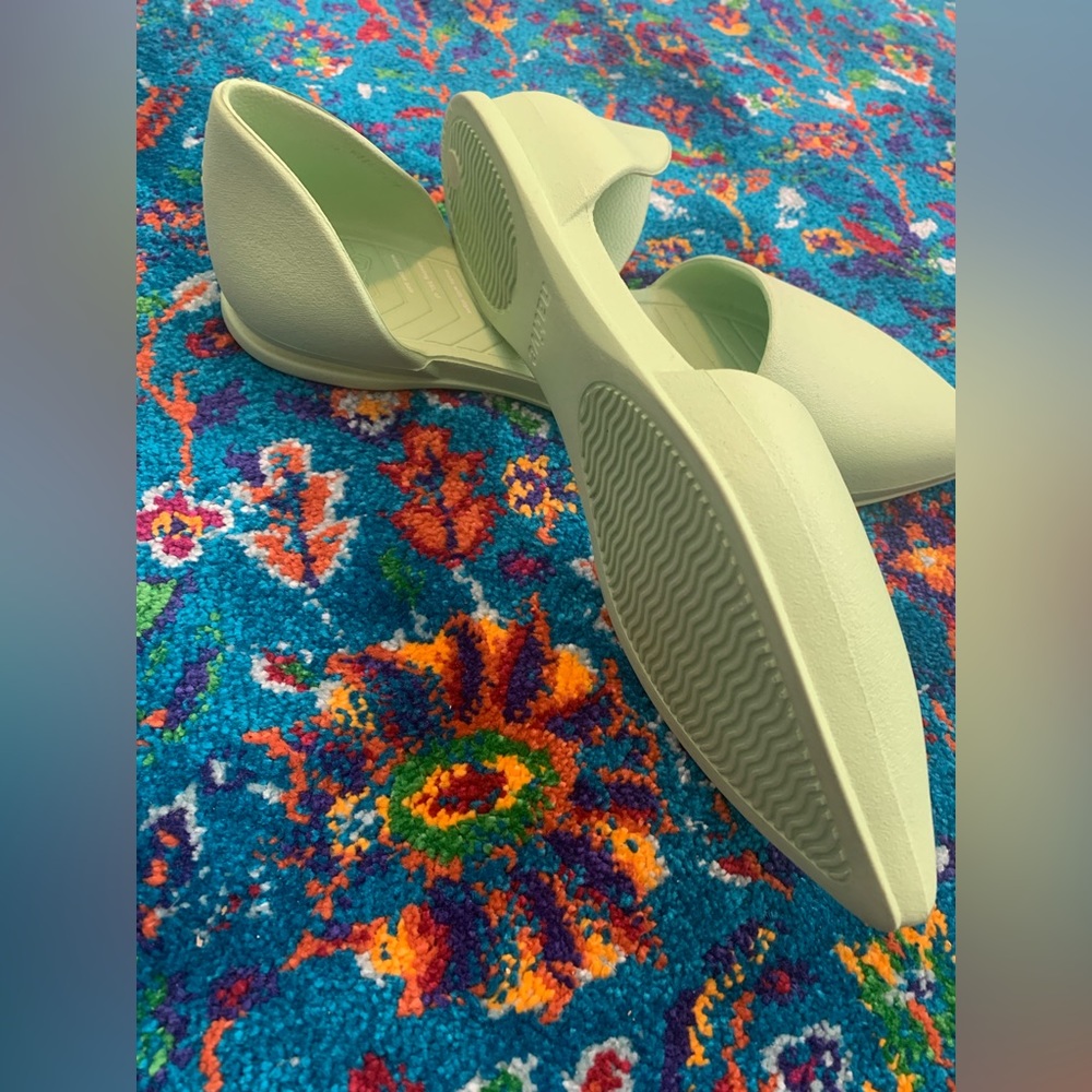 Native brand eco flat pointed-toe sea foam green. Made from algae eco! Worn once - Picture 2 of 4